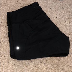 BLACK LULU LEMON SPEED SHORTS SIZE 4